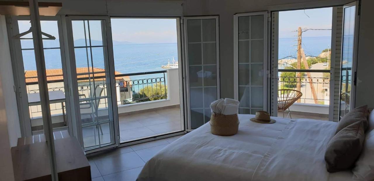 Villa Eleni Greece - Wonderful Sea View Studios Nea Roda Zewnętrze zdjęcie