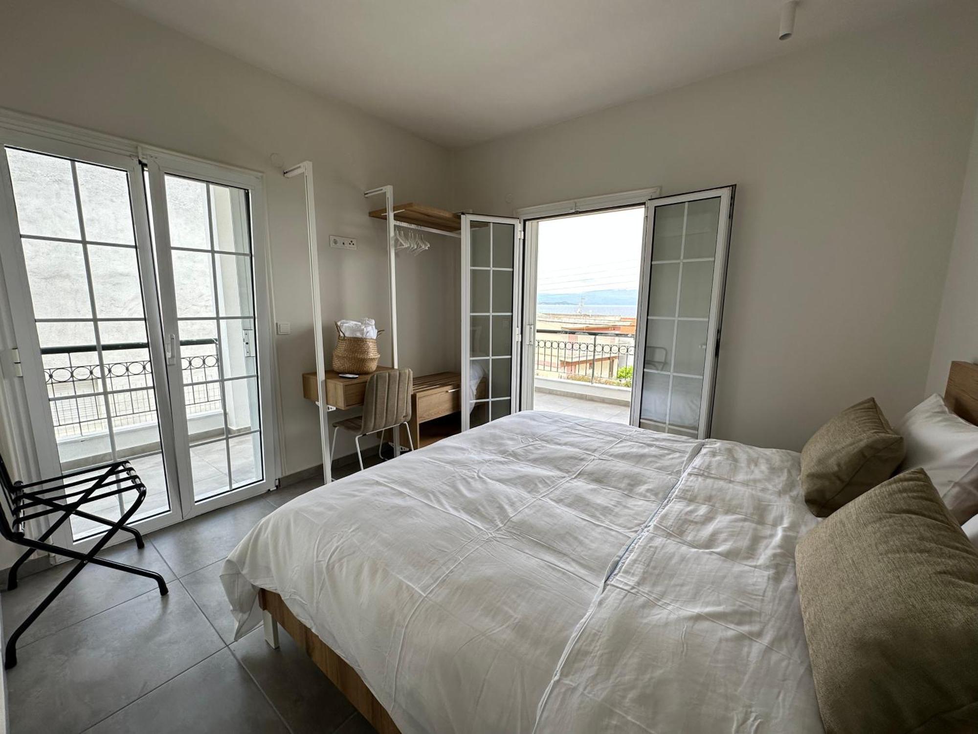 Villa Eleni Greece - Wonderful Sea View Studios Nea Roda Zewnętrze zdjęcie