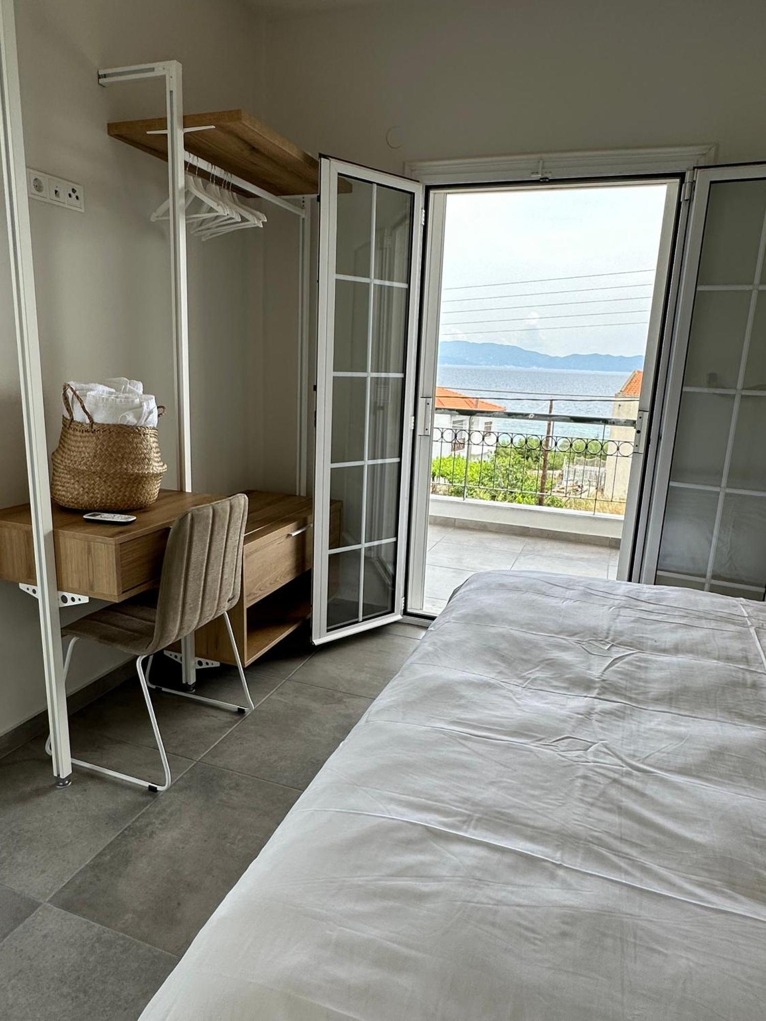 Villa Eleni Greece - Wonderful Sea View Studios Nea Roda Zewnętrze zdjęcie