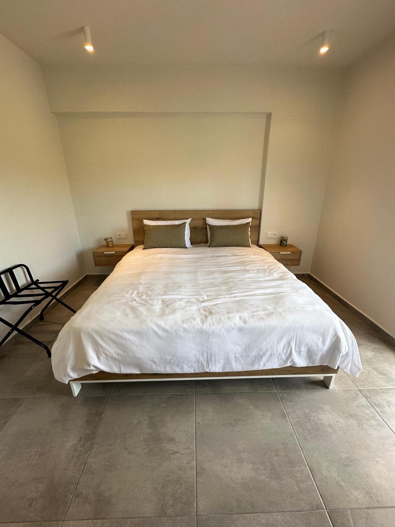 Villa Eleni Greece - Wonderful Sea View Studios Nea Roda Zewnętrze zdjęcie